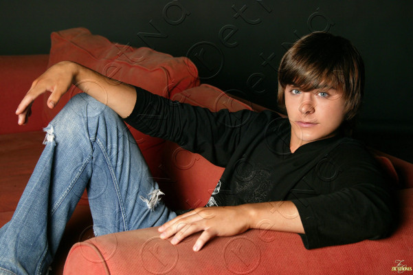 Zac Efron pic #134541