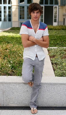 photo 4 in Zac Efron gallery [id557798] 2012-11-30 00:00:00