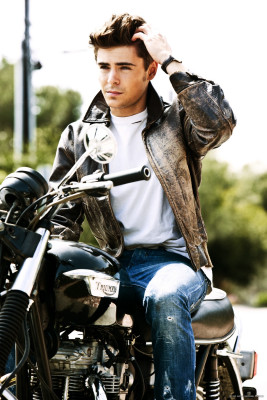 Zac Efron pic #281980