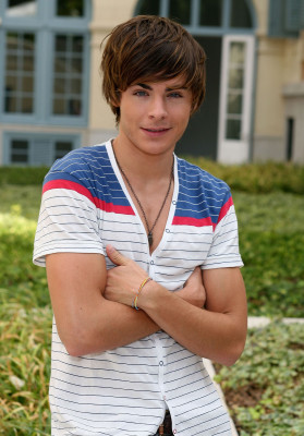 photo 9 in Zac Efron gallery [id557793] 2012-11-30 00:00:00