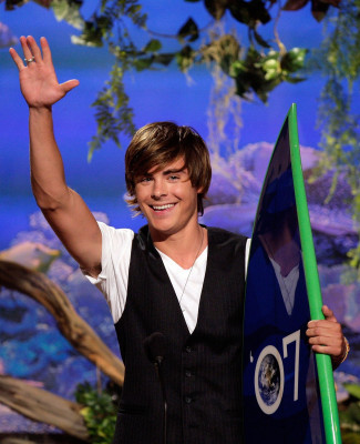 photo 21 in Zac Efron gallery [id147063] 2009-04-14 00:00:00