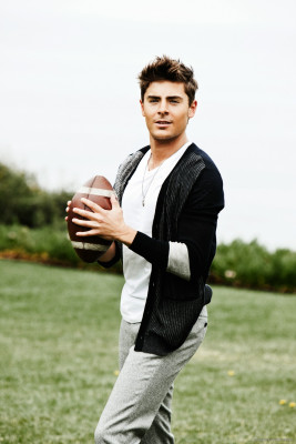 photo 25 in Zac Efron gallery [id305477] 2010-11-17 00:00:00