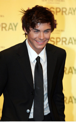 Zac Efron pic #150383