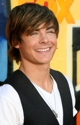 Zac Efron pic #150385