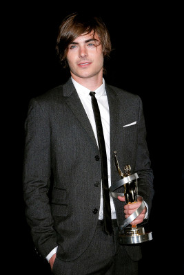 photo 19 in Zac Efron gallery [id147299] 2009-04-14 00:00:00