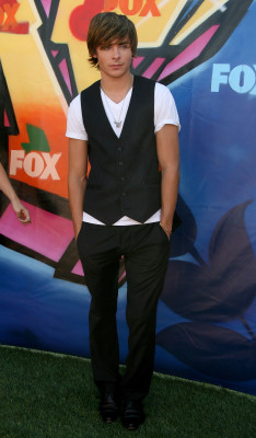 Zac Efron pic #150386