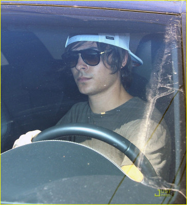Zac Efron pic #149794
