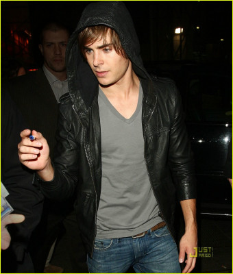 photo 23 in Zac Efron gallery [id146834] 2009-04-14 00:00:00