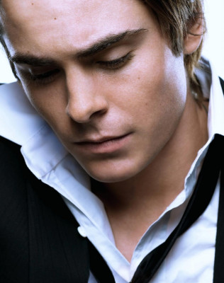 Zac Efron pic #558130