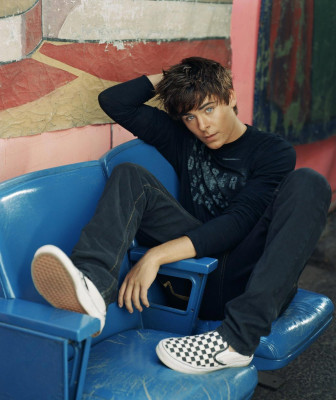 photo 3 in Zac Efron gallery [id559405] 2012-12-08 00:00:00