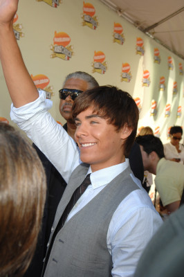 Zac Efron pic #345994