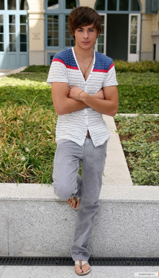 photo 3 in Zac Efron gallery [id138315] 2009-03-10 00:00:00