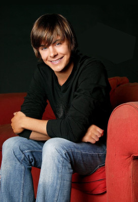 Zac Efron pic #552439