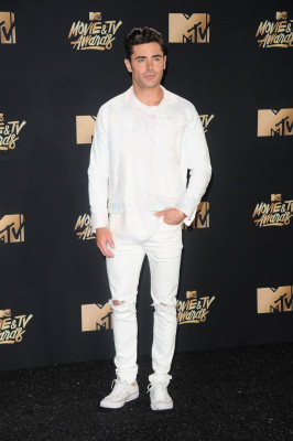 Zac Efron pic #933092