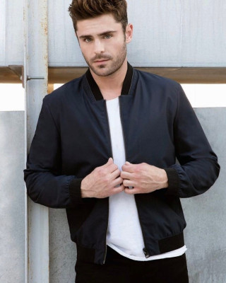 Zac Efron pic #933093
