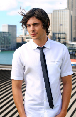 Zac Efron pic #269385
