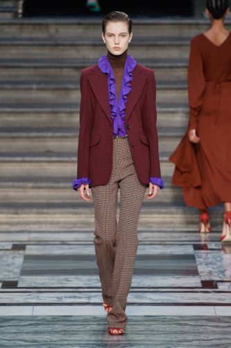 Victoria Beckham introduced a new collection of spring-summer 2020 