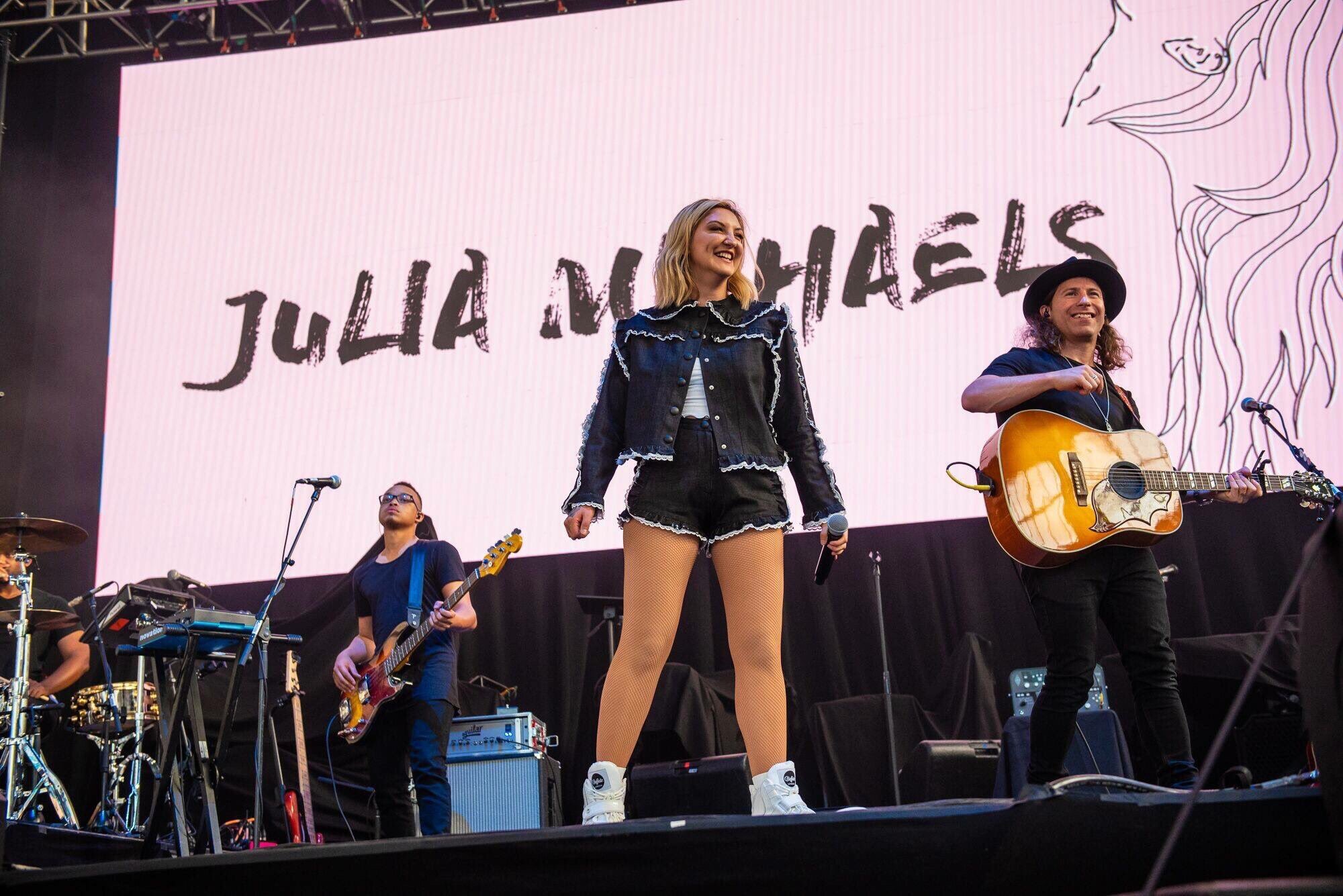 Julia Michaels, photo #1062729