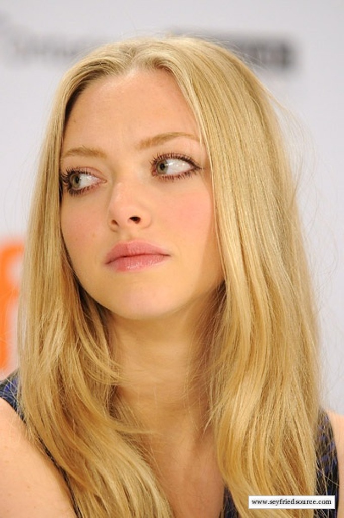 Amanda Seyfried photo 91 of 1558 pics, wallpaper - photo #190052 ...