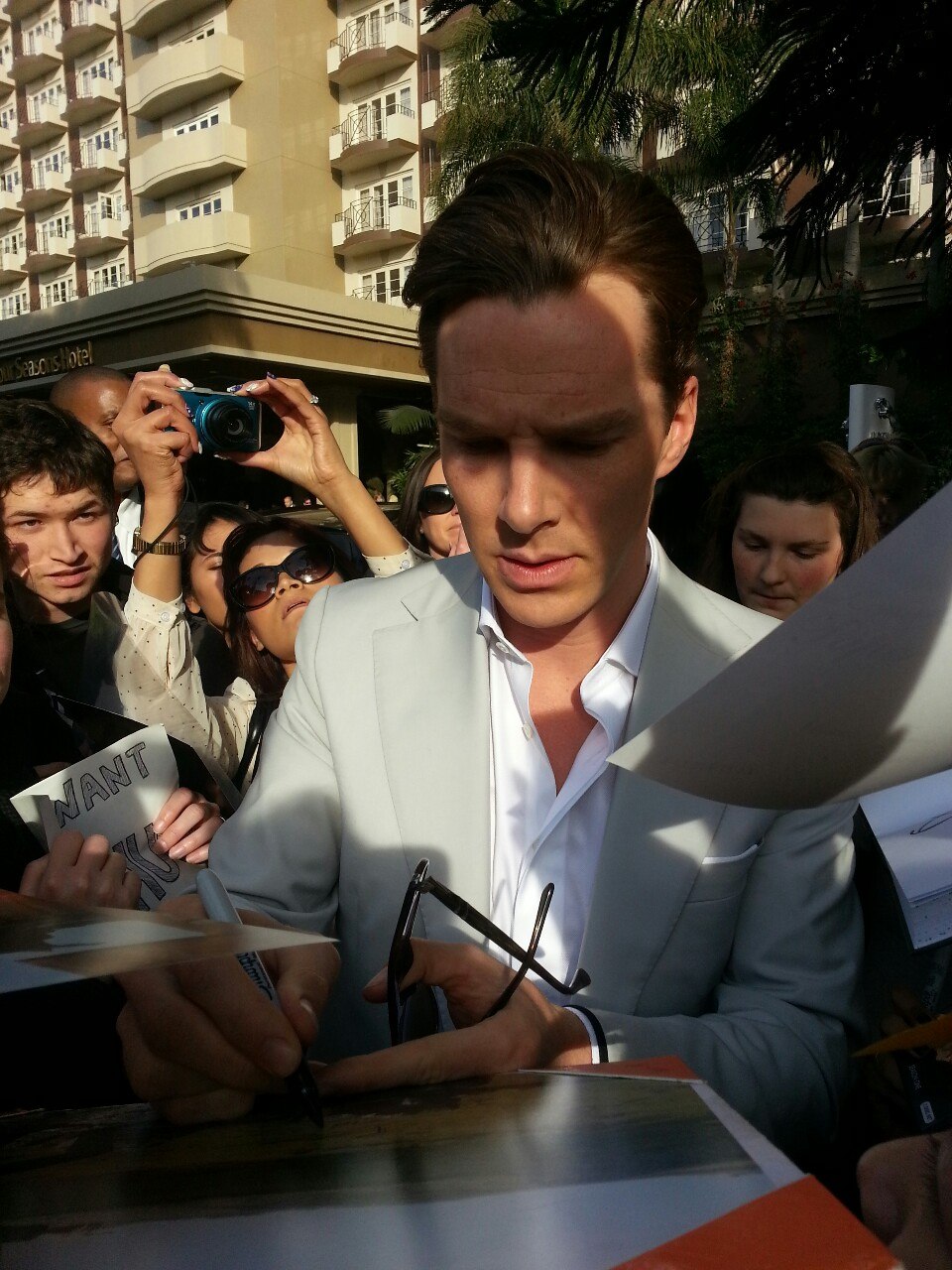 There are 2113 more pics in the <b>Benedict</b> <b>Cumberbatch</b> photo gallery. 