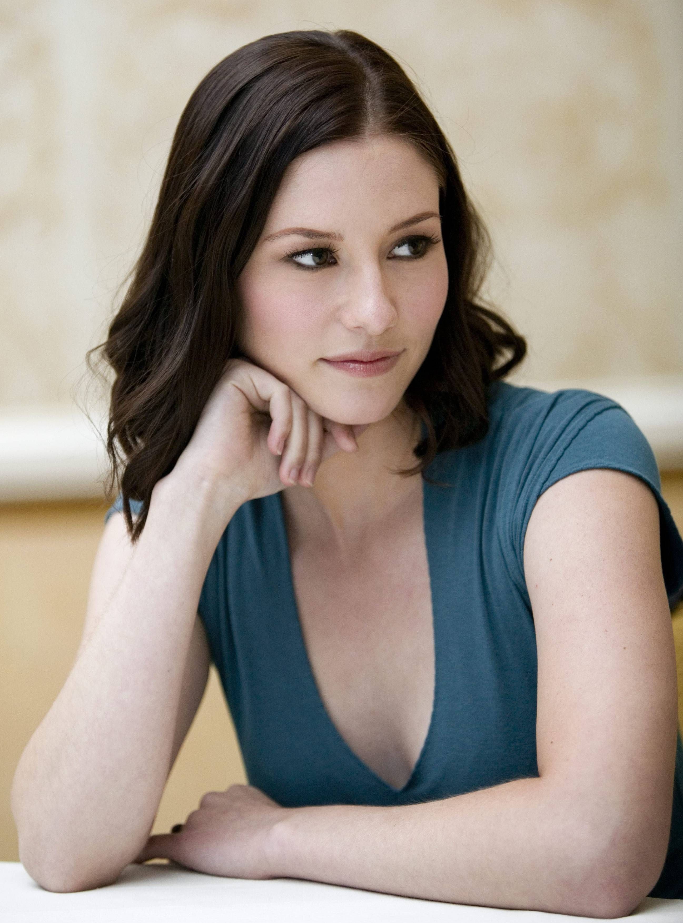 Chyler Leigh Pics