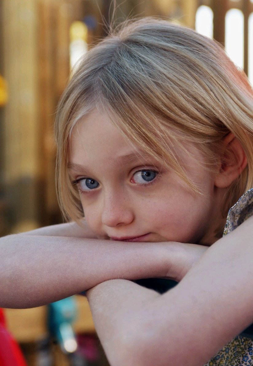 Very young girl. Дакота Фаннинг в детстве. Дакота Фаннинг ребенок.