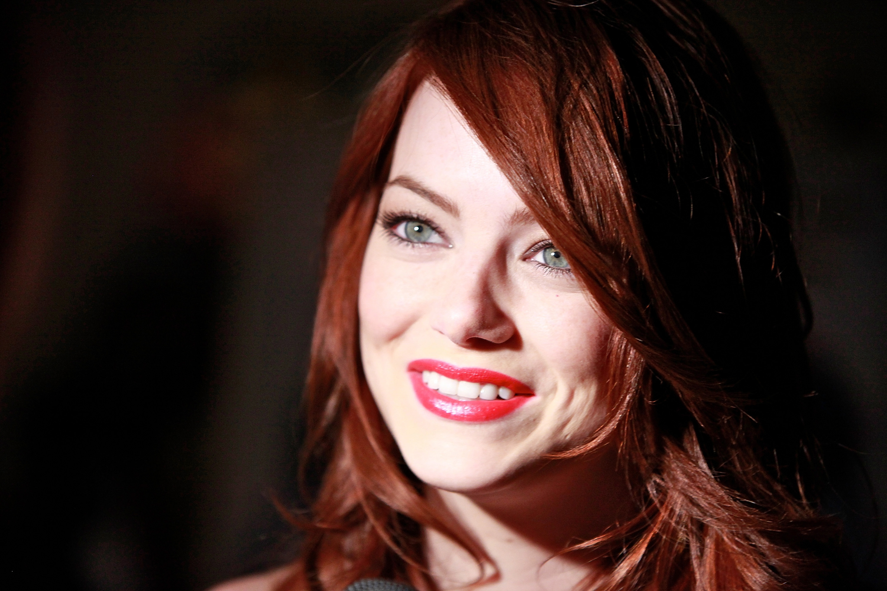 Emma Stone photo gallery.