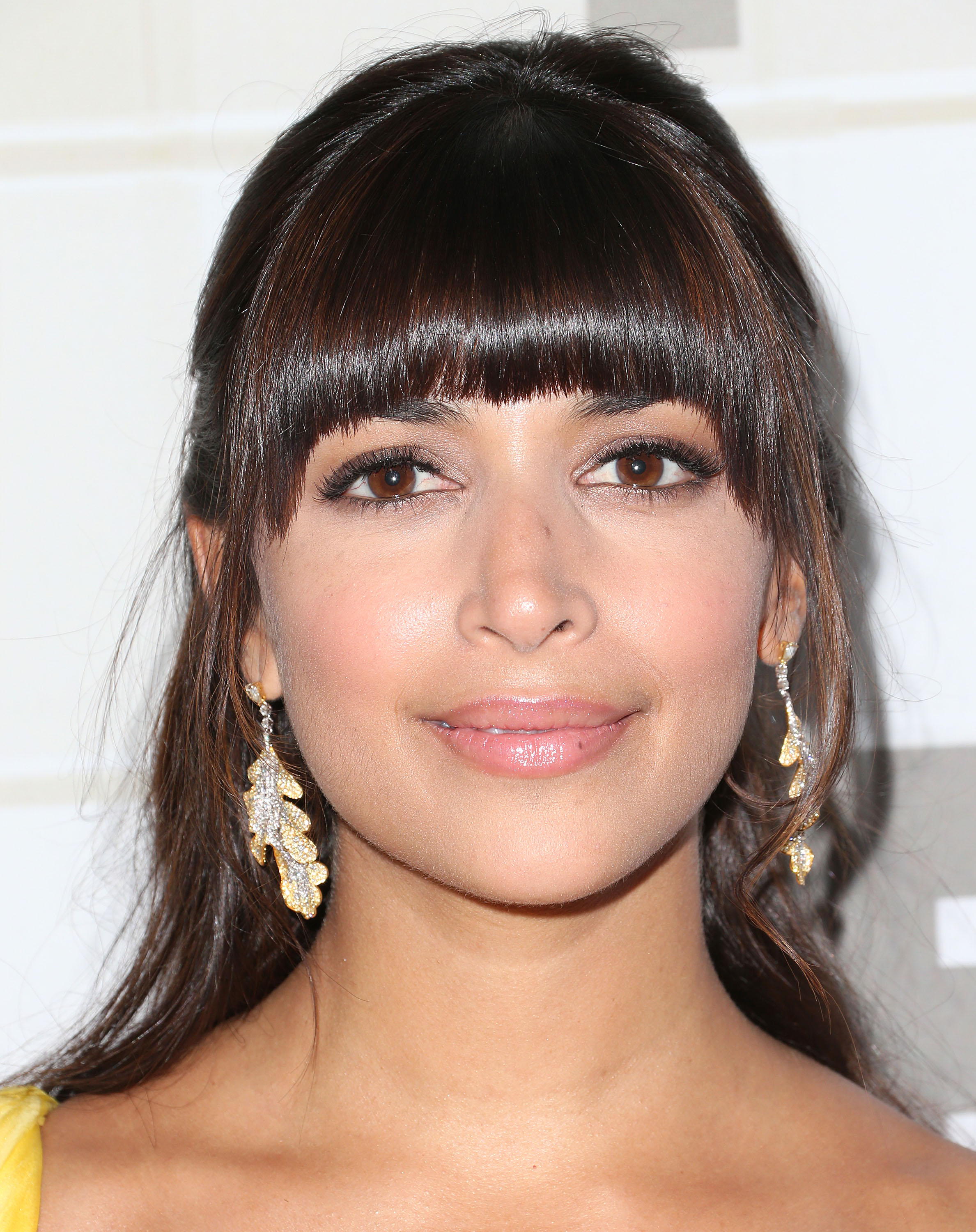 Hannah Simone Pics