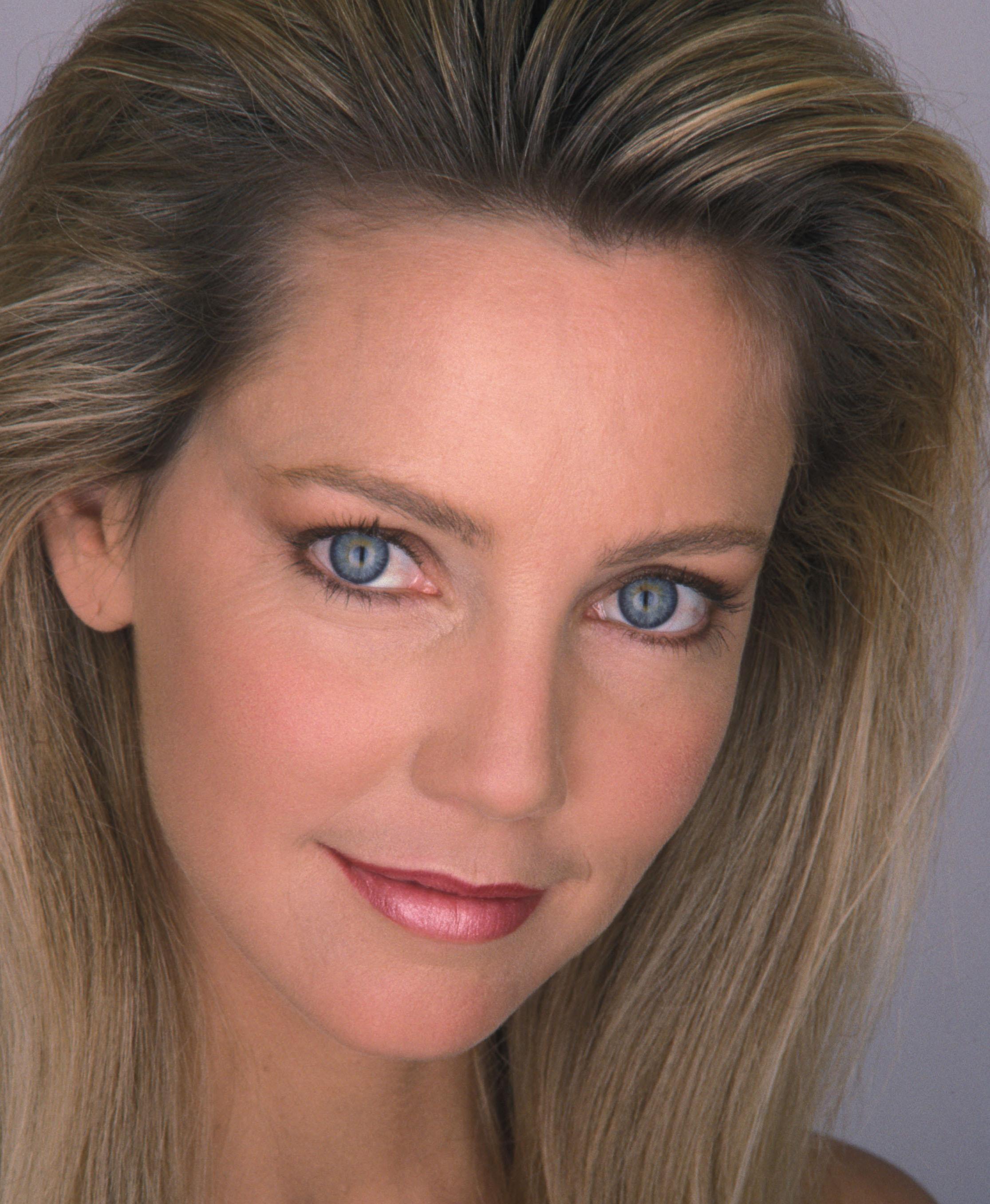 Heather Locklear Photo 114 Of 168 Pics Wallpaper Photo 293704 Theplace2 