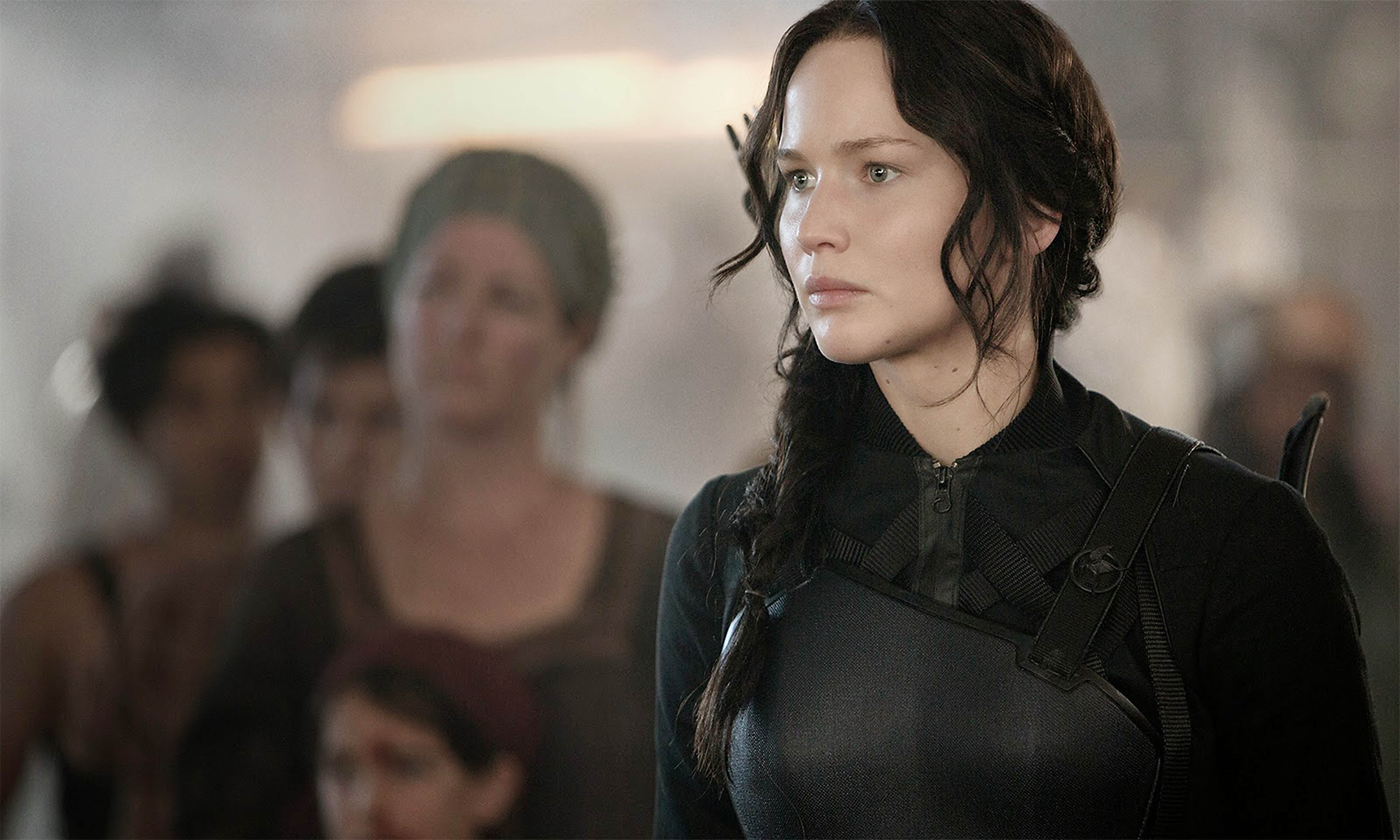 New hunger games. Дженнифер Лоуренс Голодные игры 1. Дженнифер Лоуренс Голодные игры кадры. Китнисс Эвердин Голодные игры 1. Сойка пересмешница Китнисс.