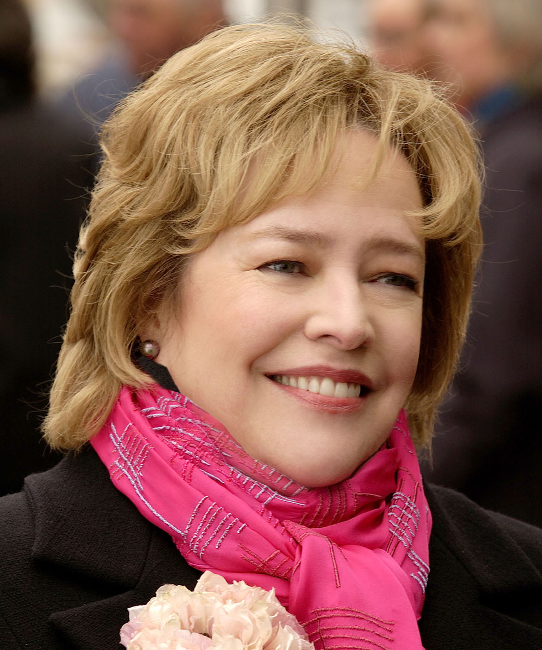 Number of votes: 2. There are 4 more pics in the Kathy Bates photo gallery....