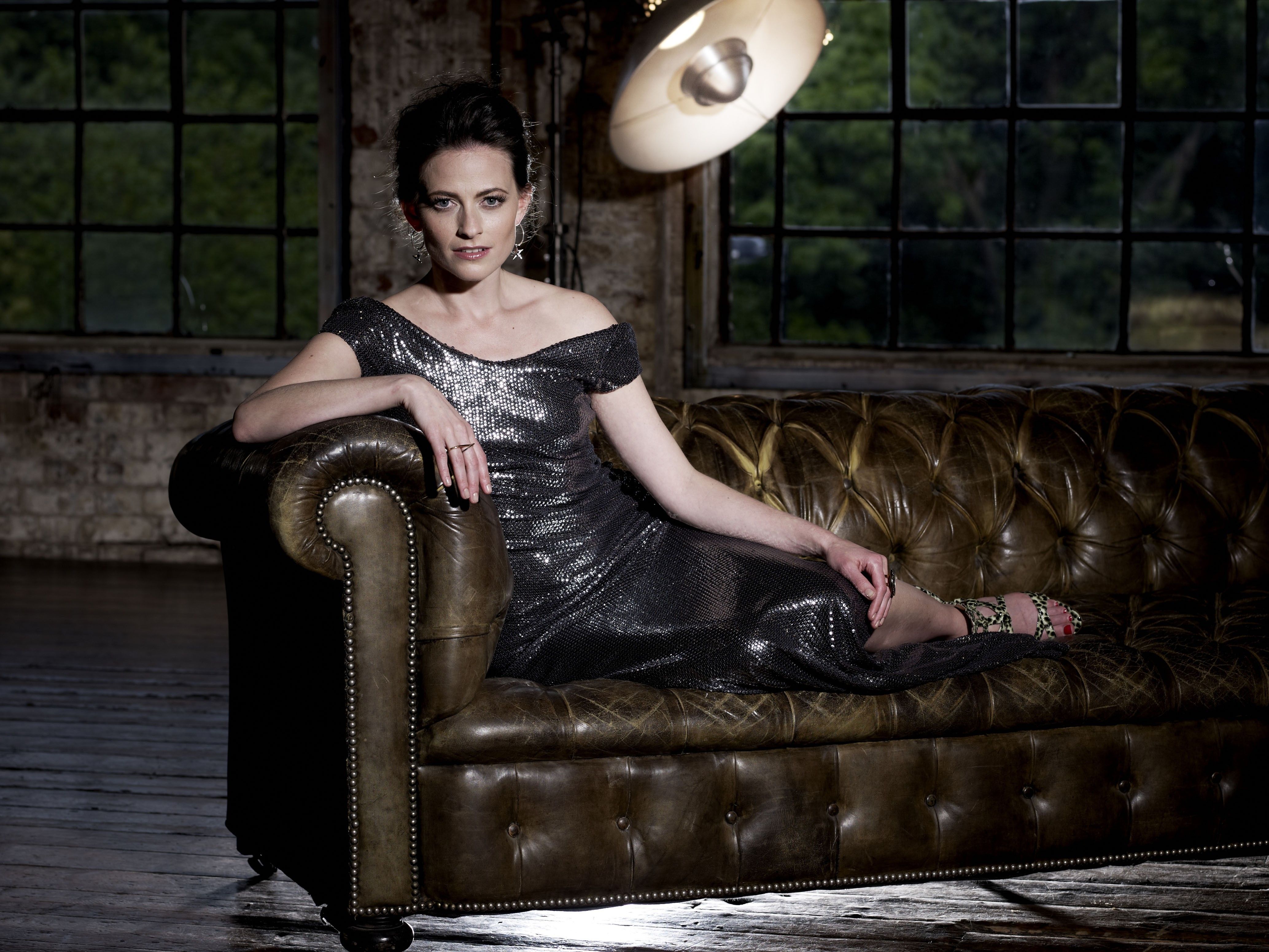 Lara Pulver Photo 248 Of 322 Pics Wallpaper Photo 672340 Theplace2 