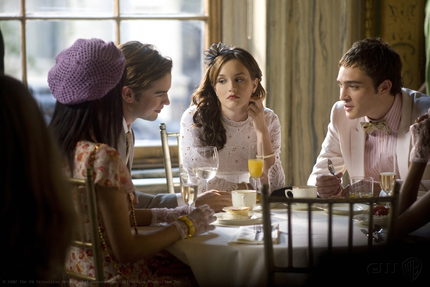 Gossip girl. Сплетница сериал 2007–2012. Сплетница сериал 1 сезон Блэр. Сплетница сериал 1 сезон 1. Сплетница (сериал 2007 - 2012) Gossip girl 16+.