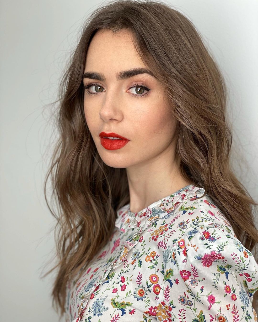 Lily Collins photo 2121 of 2550 pics, wallpaper - photo #1243416 ...