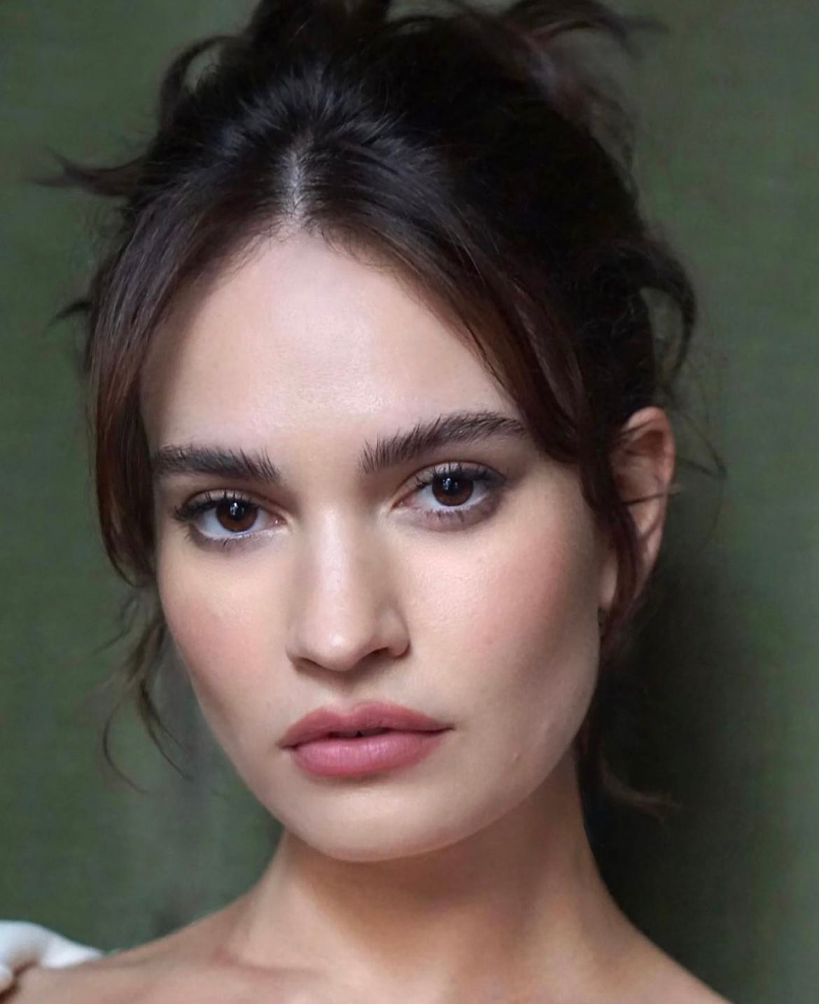 Lily James photo 1092 of 1155 pics, wallpaper - photo #1330816 - ThePlace2