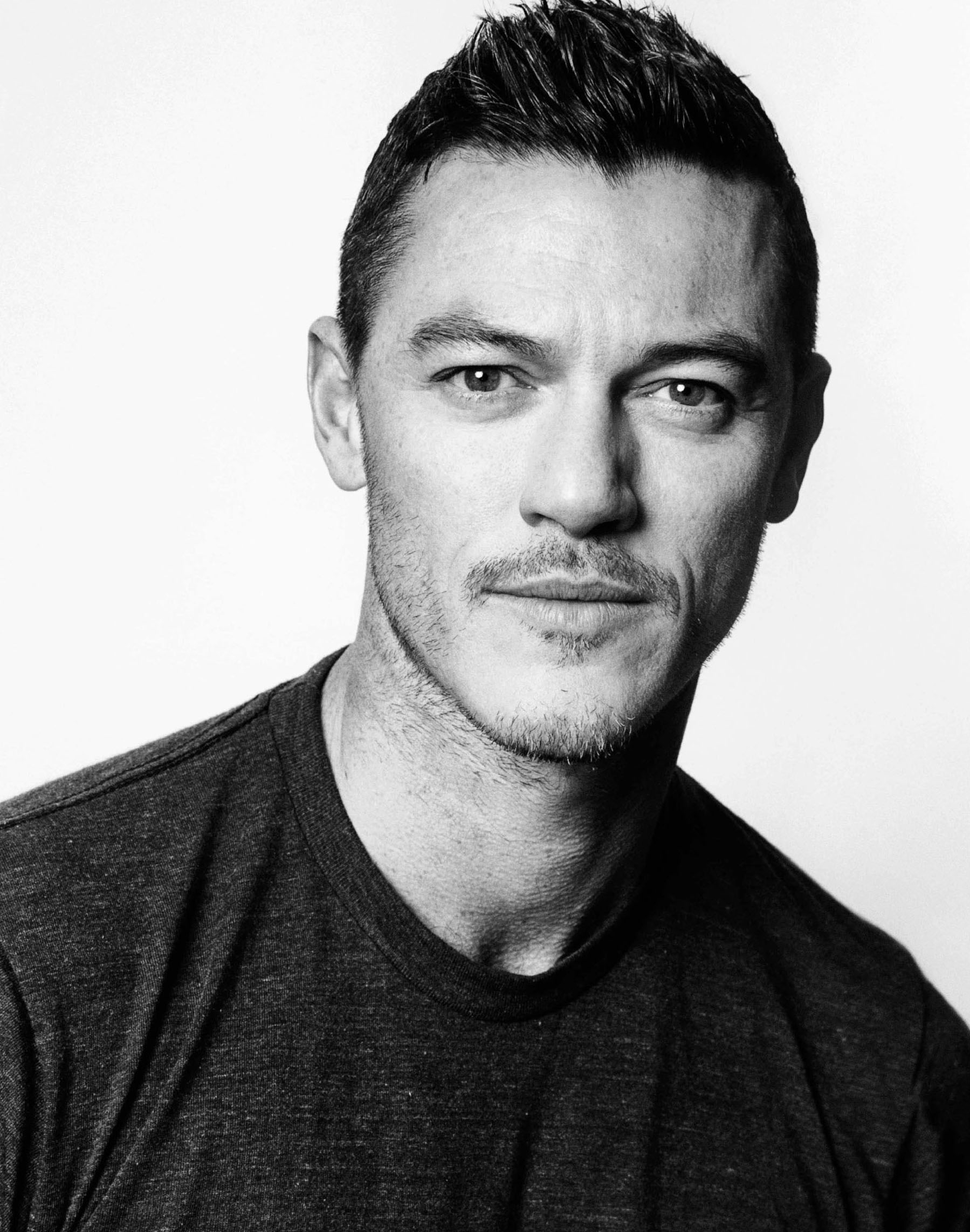 Next photo of Luke Evans