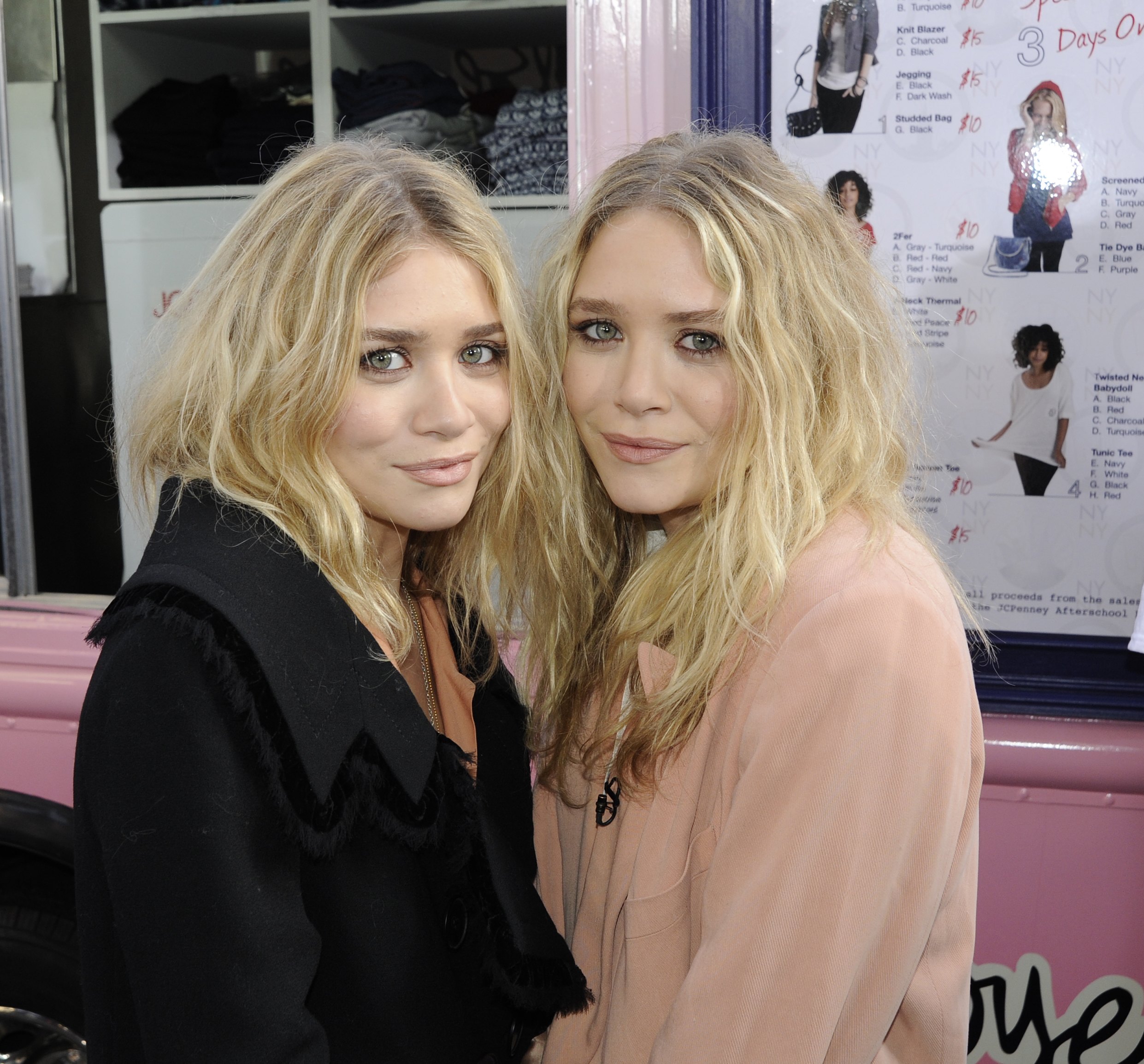 Olsen Twins Photo 403 Of 755 Pics Wallpaper Photo 245098 Theplace2 