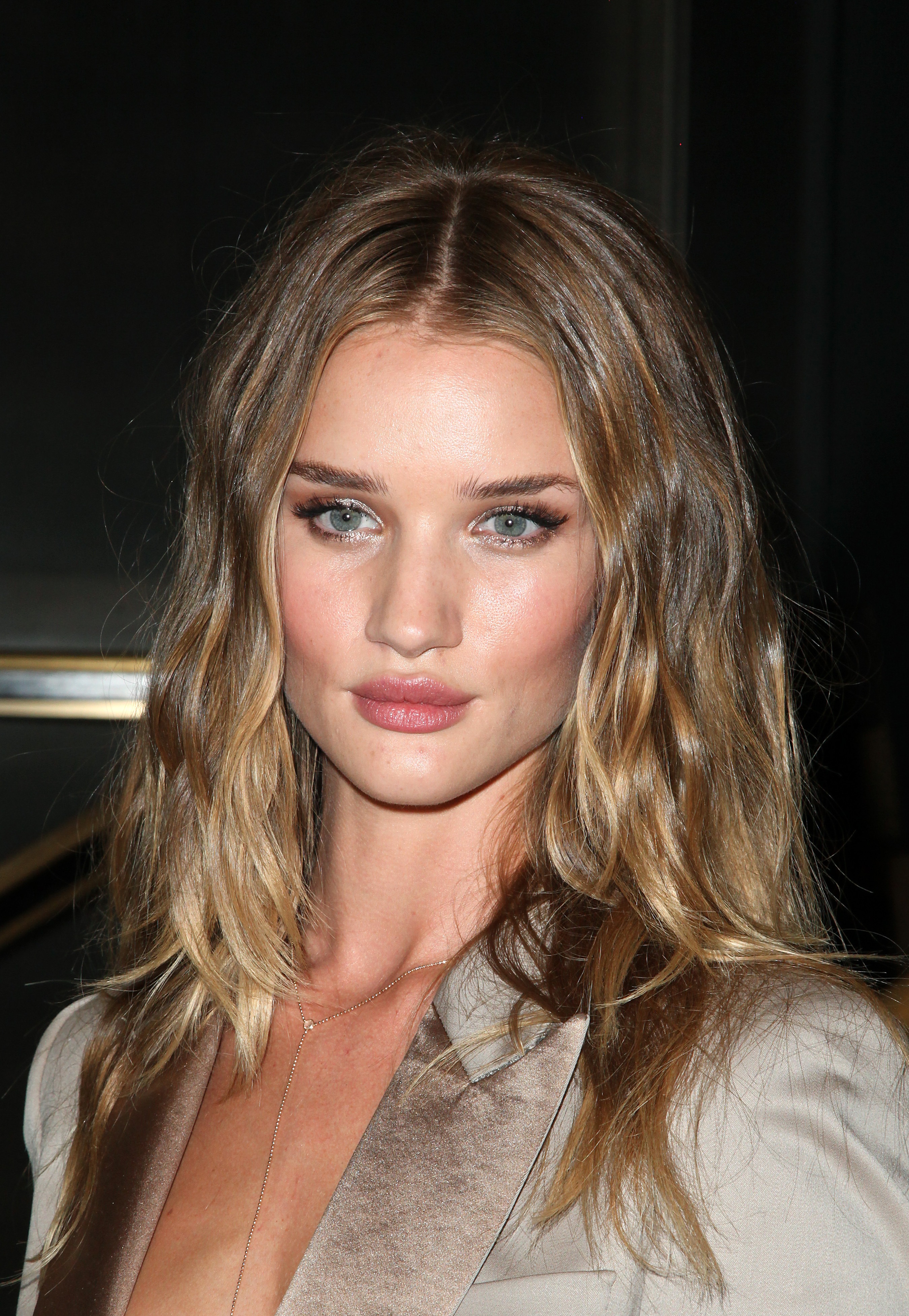 Rosie Huntington-Whitely photo 855 of 3560 pics, wallpaper - photo ...