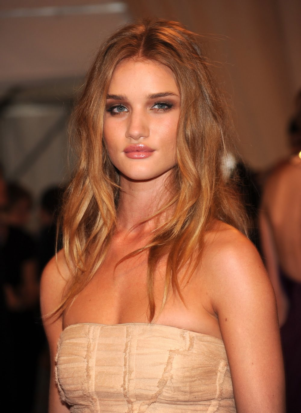 Rosie Huntington-Whitely photo 1357 of 3594 pics, wallpaper - photo ...