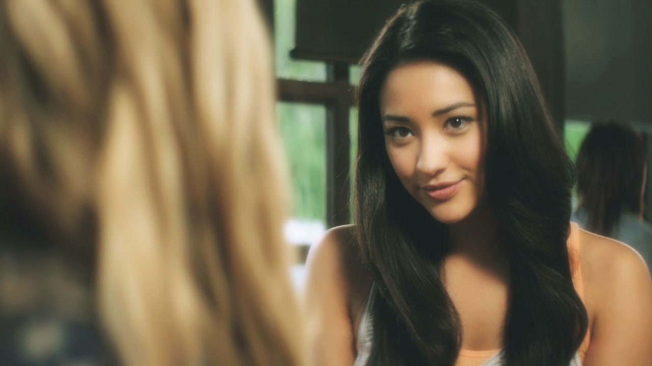 Shay Mitchell photo 395 of 1775 pics, wallpaper - photo #773261 - ThePlace2