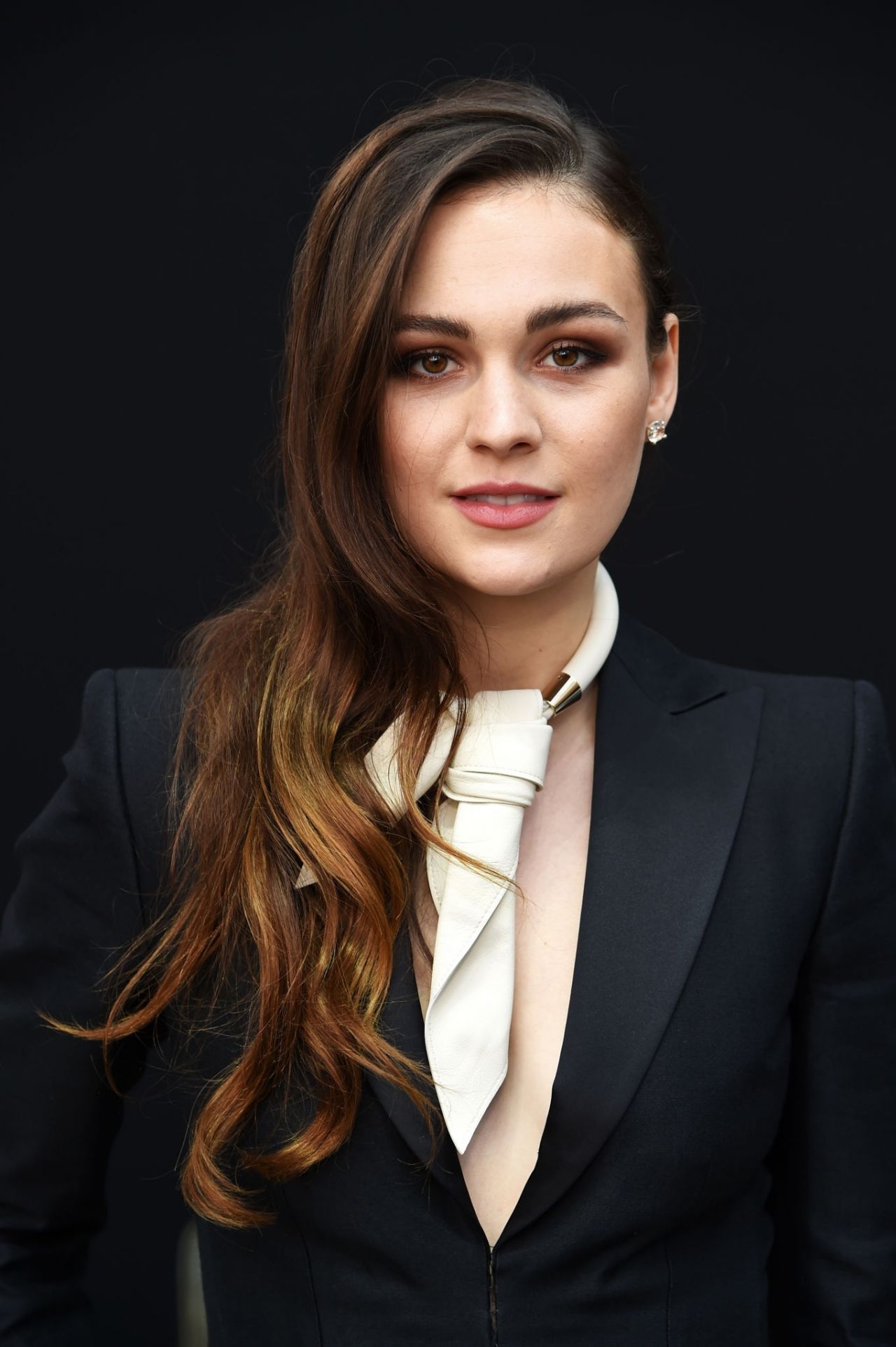 Sophie Skelton Photo Gallery High Quality Pics Of Sophie Skelton Theplace