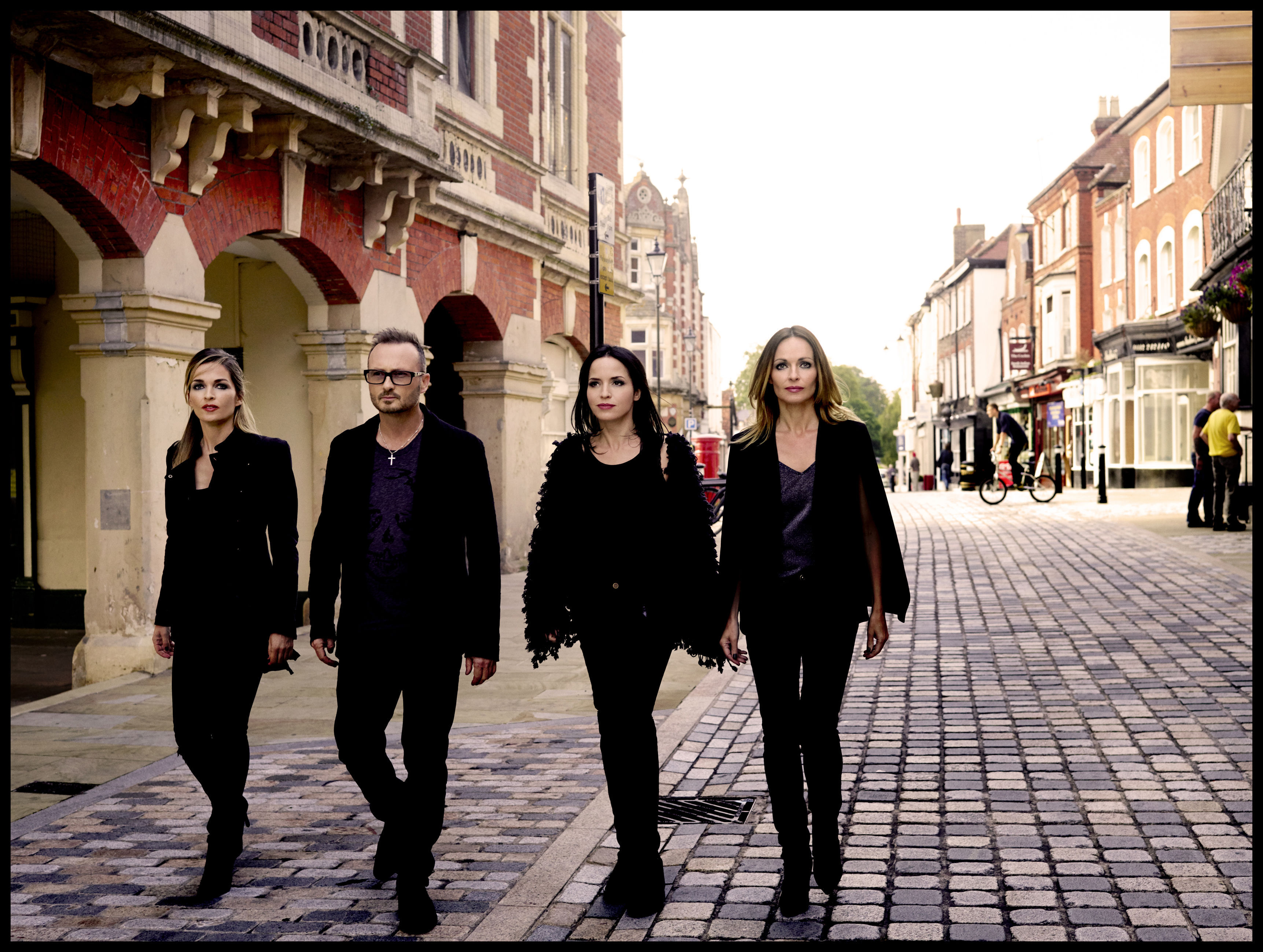 the corrs everybody hurts meaning