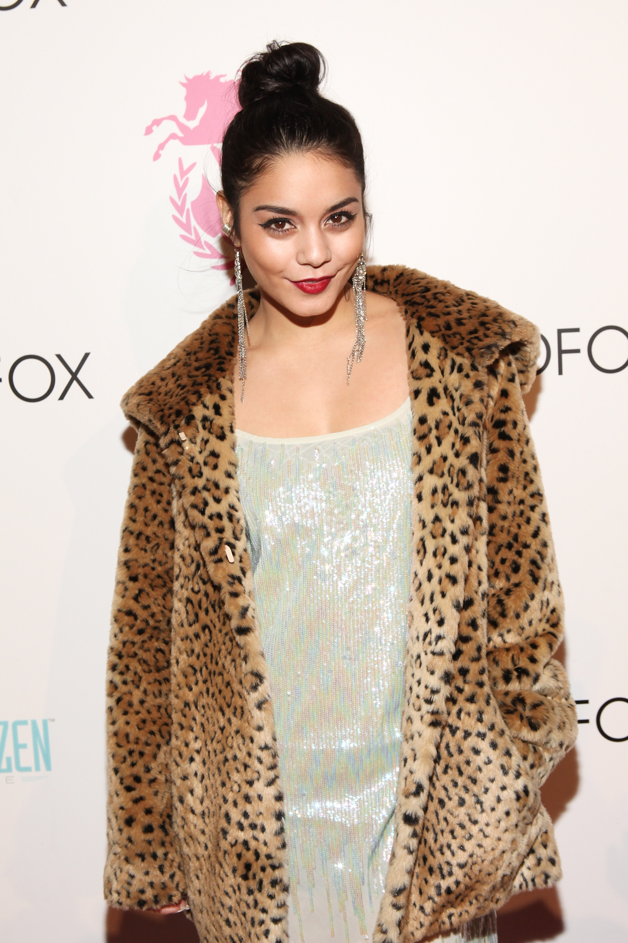 Vanessa Hudgens photo 2870 of 6654 pics, wallpaper - photo #575289 ...