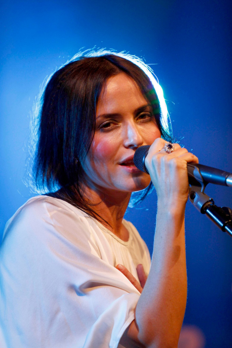 Andrea Corr photo 77 of 192 pics, wallpaper - photo #396536 - ThePlace2