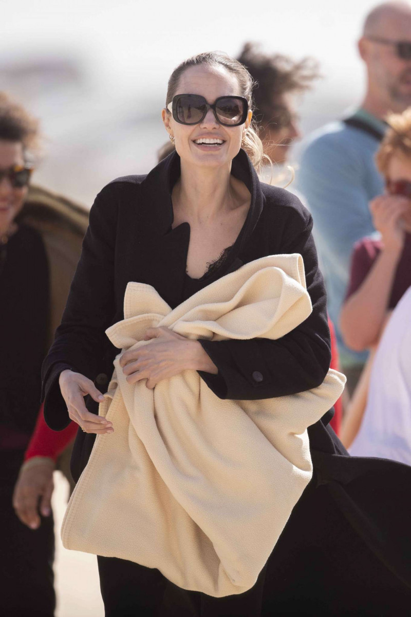 Angelina Jolie: pic #1189633