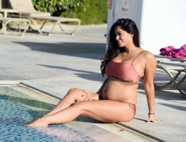 photo 21 in Casey Batchelor gallery [id984008] 2017-11-29