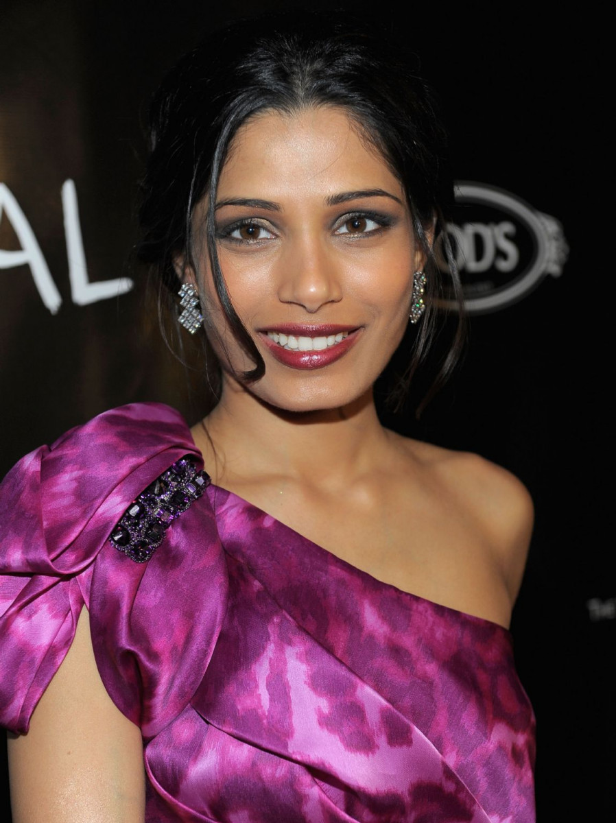 Freida Pinto photo 221 of 672 pics, wallpaper - photo #288845 - ThePlace2