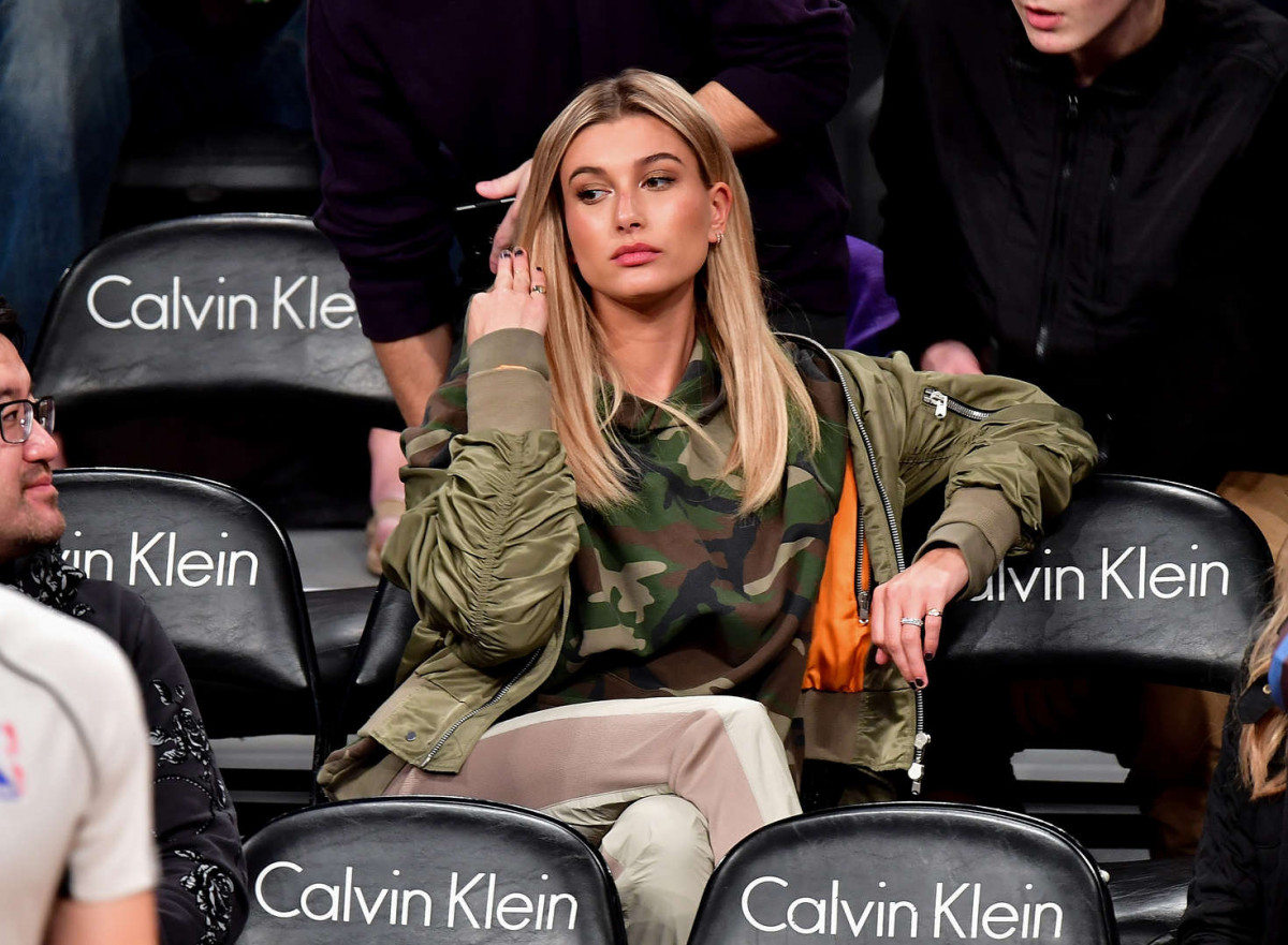 Hailey Baldwin Photo 346 Of 1412 Pics Wallpaper Photo