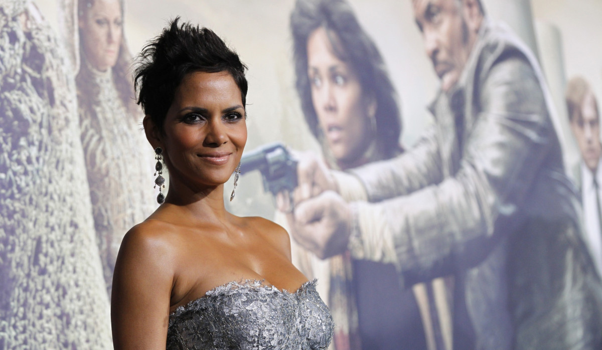 Halle Berry Photo 732 Of 1569 Pics, Wallpaper - Photo #547875 - ThePlace2