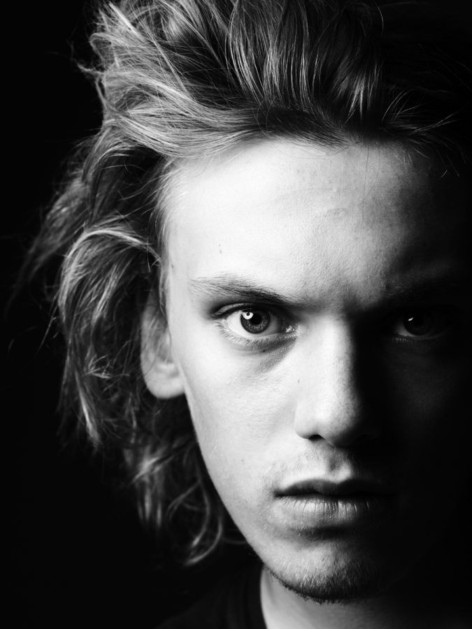 Jamie Campbell-Bower photo 6 of 42 pics, wallpaper - photo #277309 ...